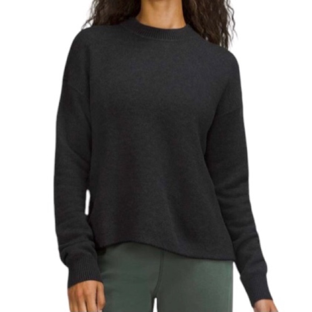 Women’s 12 Lululemon Reversible DoubleKnit Crew Neck Sweater Graphite